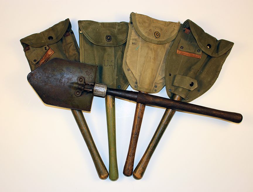 [CCC] USGI WW2-dated Entrenching Shovels (with cover)